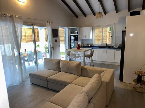 Le Papillon Tropical , aile droite in Bas Vent