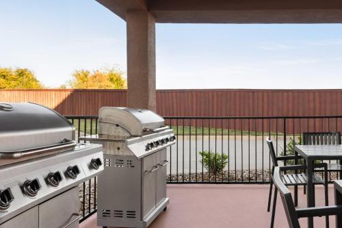 SureStay Plus by Best Western San Antonio Fort Sam Houston - image 3