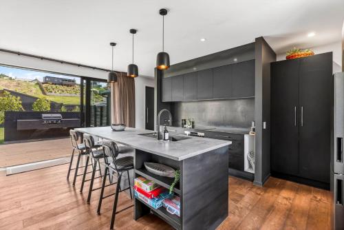 Køkken, Luxury Hāwea, Alfresco Retreat, Sleeps 6 (Luxury Hawea, Alfresco Retreat, Sleeps 6) in Lake Hawea