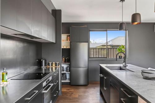 Køkken, Luxury Hāwea, Alfresco Retreat, Sleeps 6 (Luxury Hawea, Alfresco Retreat, Sleeps 6) in Lake Hawea