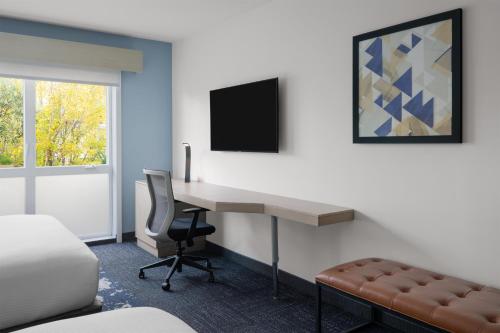Aiden by Best Western Berkeley Room Type - Queen Room with Two Queen Beds and Bath Tub - Mobility Accessible