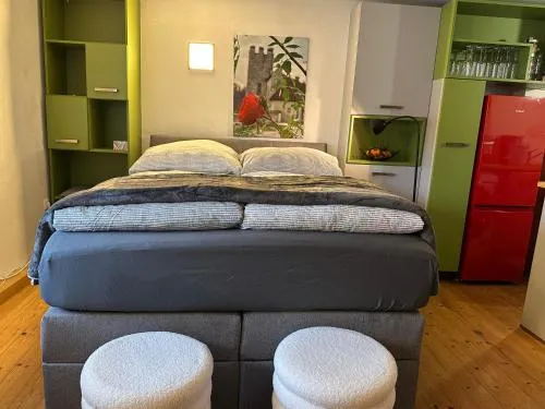 Gemütliches Zuhause über den Dächern der Altstadt in Burghausen, Deutschland
