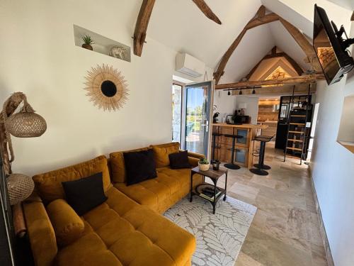 Tiny house la Poitevinière, terrasse, barbecue, Saumur chambre d'hôte Vivy