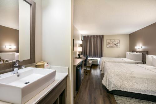 Red Roof Inn PLUS+ Boston - Logan in Saugus, USA