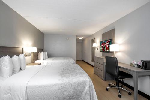 Red Roof Inn PLUS Boston - Mansfield - Foxboro in Mansfield, USA
