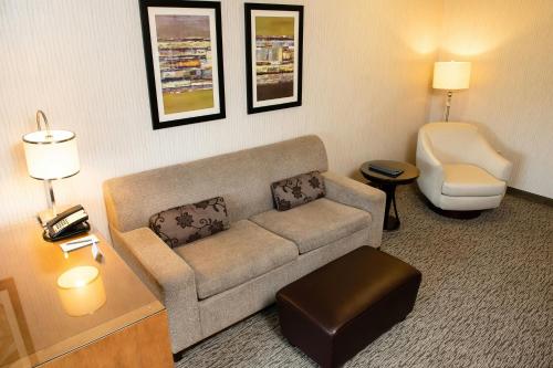 Embassy Suites by Hilton Auburn Hills - image 7