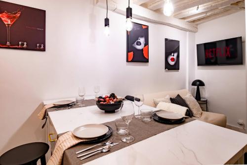 Artist apartment Latin Quarter - image 3