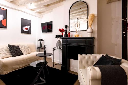 Artist apartment Latin Quarter - image 7