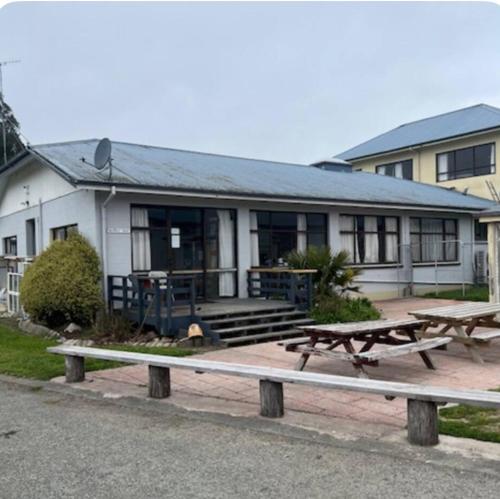 Green Hayes Estate Rentals- R5 Magnolia House in Temuka