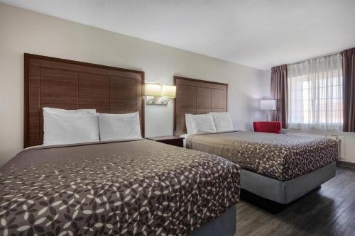 SureStay Hotel by Best Western Terrell - image 7