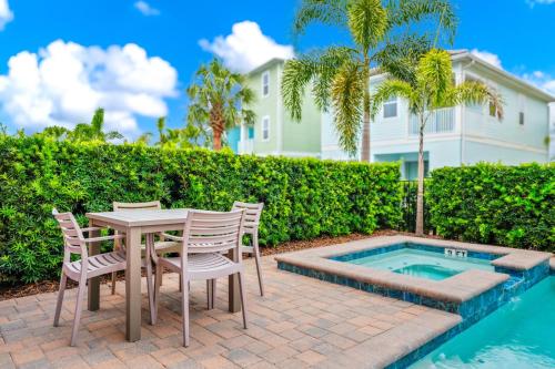 Cozy Cottage with Private Pool near Disney with Margaritaville Resort  Island H2O Access - 8041KD Orlando Florida