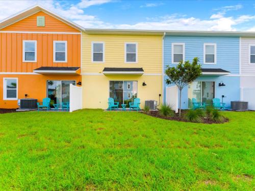 Sunshine Villa near Disney with Margaritaville Resort  Island H20 Waterpark Access - 2922CL