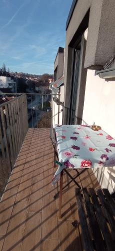 Two Flowers Apartments
