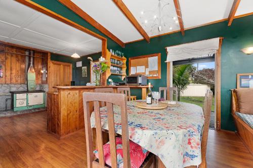 Viesnīcas āriene, Salt and Siren - Mangawhai Heads Holiday Home in Mangavai