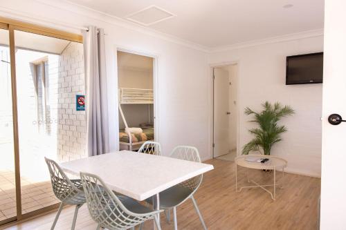 Facilities, African Reef Resort in Geraldton