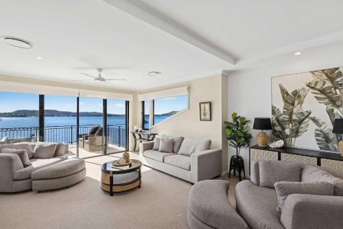 Waters Edge by Coast Hosting in Point Clare