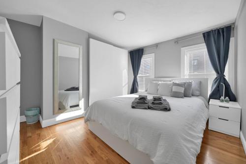 Location+Comfort+Convenience in Logan Airport