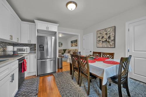 Konyha, Location+Comfort+Convenience in Logan Airport