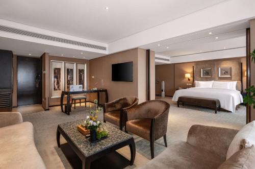 room detail thumbnail 1