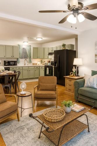 廚房, 3 Bedroom - Sleeps 10 - The Lagniappe Escape in 馬克斯維爾