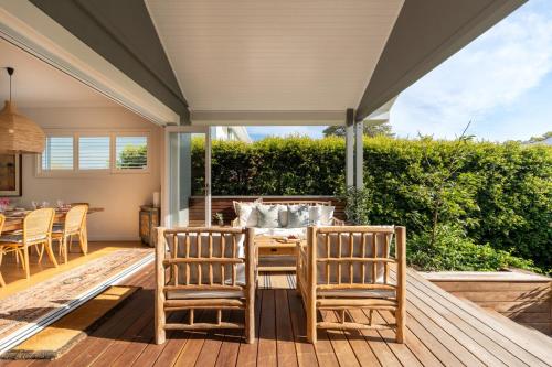 Tranquil Parkside Retreat in Willoughby + Studio - image 13