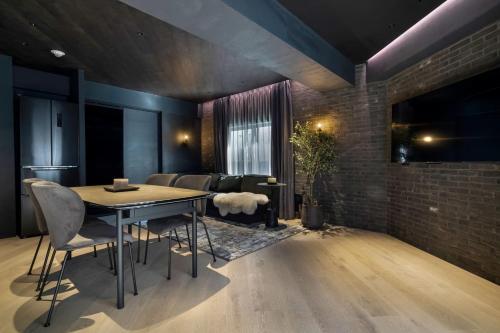 THE LIVRE Apartment Hotel