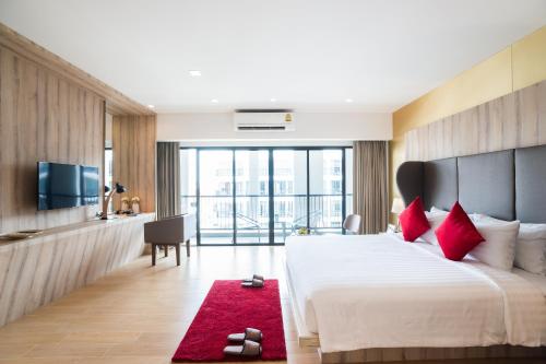 room detail thumbnail 0