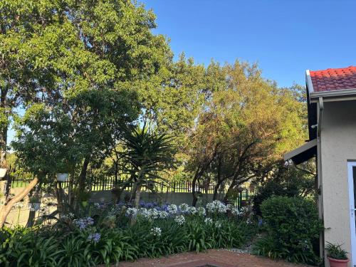 Jardí, NBs Sage & Stone Nest in Edenvale