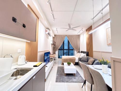 Majestic Residence by Manhattan Group - image 9