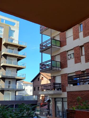 Departamento entero céntrico con balcón en Pinamar - image 4