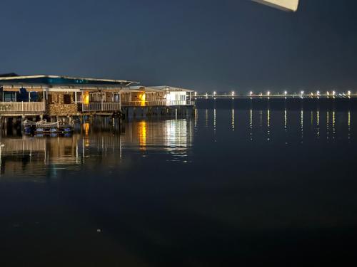Exterior view, Kthorm Nesat Koh Kong in Smach Mean Chey [Duplicate with 79615]