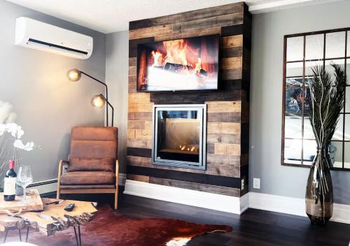 . Rustic Charm Near Wortley and London Hotspots