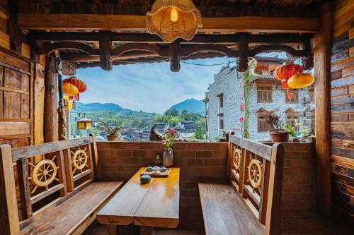 Floral Furong Town Baihe Huagu Inn in Xiangxi