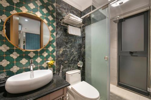 room detail thumbnail 2