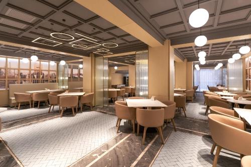 Restaurant, Atour Hotel Nanjing East Road, Shanghai on the Bund in The Bund and North Bund