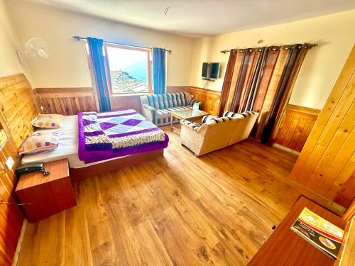 Cedar Valley Retreat in Sajla