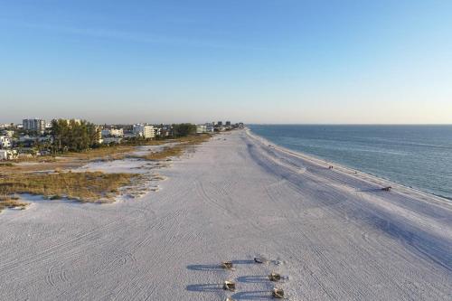 Palms of Treasure Island by TRS INC in Treasure Island (Florida)