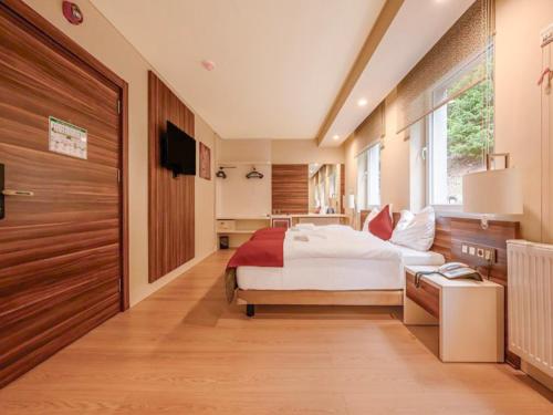 1 queen bed