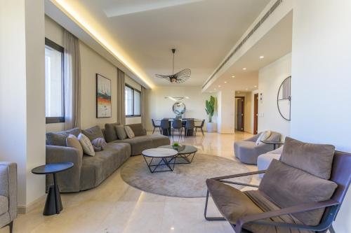 Achrafieh Gate - Modern 3-BR Apartments & Balconies - image 6