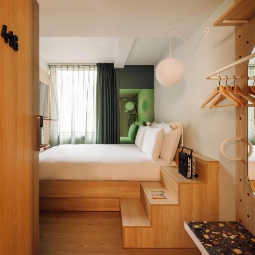 Double room, small