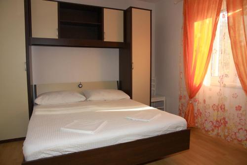  Apartment Matej in Postira