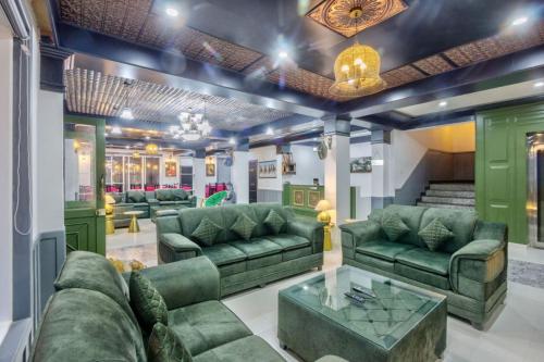 vella Marina Group of hotels Sol Resort Manali #Atithi Devo Bhava hotel in manali #Free Parking #Mall Road 500m#Mountain view hotel – Manali, PA