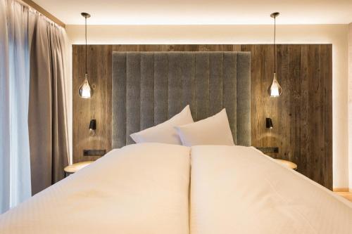 Hotel Garni Landhaus Platzer – khách sạn tại Zell Am Ziller