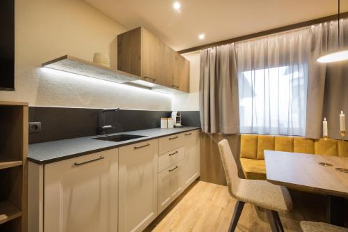 Hotel Garni Landhaus Platzer – Zell am Ziller, IL