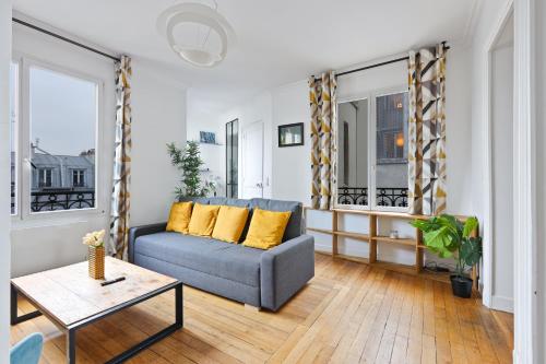 Le Marais 1 Bedroom Apartment NetFlix - image 3