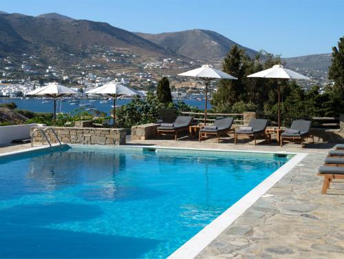 Akrotiri Hotel