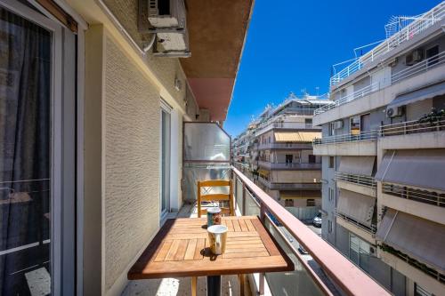 Sunny 1-Bedroom Apt 10 Min Walk to Acropolis - image 8