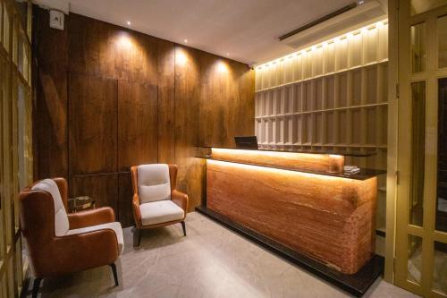 White Pearl Hotel - Colaba photo 3