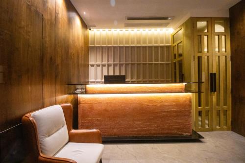 White Pearl Hotel - Colaba photo 5