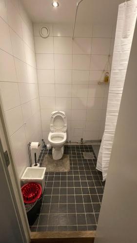 Independent Cozy apartment in husby, Sztokholm (zdjęcie 9)